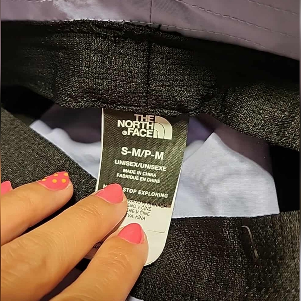 The North Face purple bucket hat - Picture 6 of 6